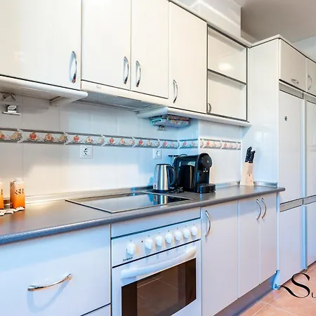 Mountain Views, Pool&rooftop, Cozy 2br For 6 *