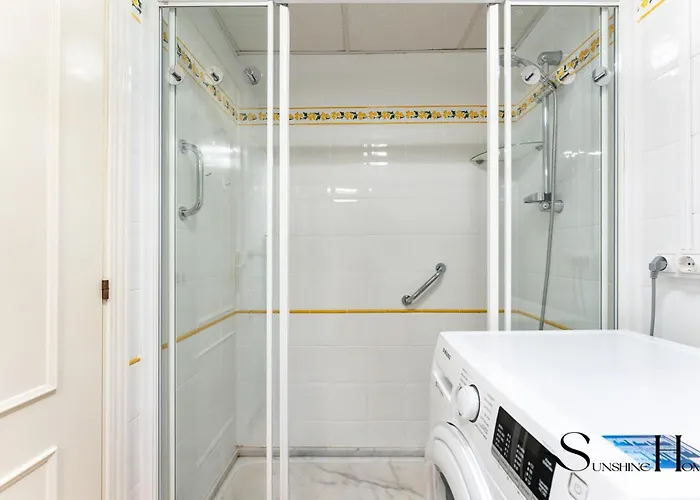 Mountain Views, Pool & Rooftop, Cozy 2br For 6 アパート *