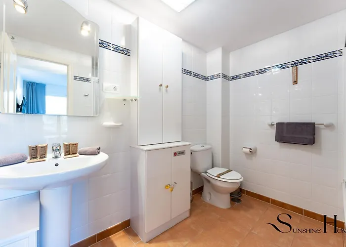 Mountain Views, Pool & Rooftop, Cozy 2br For 6 アパート *