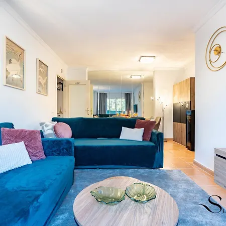 Mountain Views, Pool & Rooftop, Cozy 2br For 6 *