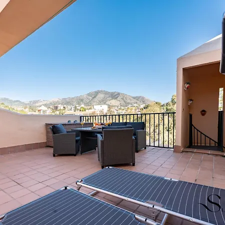 Mountain Views, Pool & Rooftop, Cozy 2br For 6 * Fuengirola