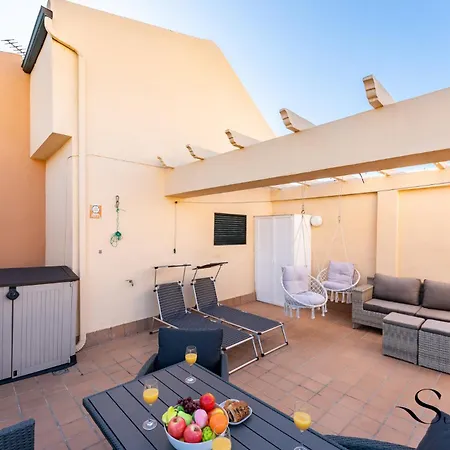 Appartement Mountain Views, Pool & Rooftop, Cozy 2br For 6