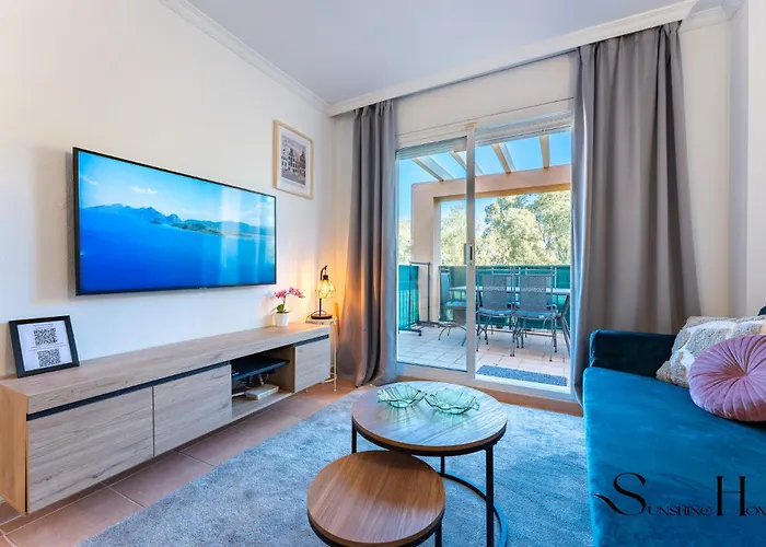 Mountain Views, Pool & Rooftop, Cozy 2br For 6 Appartement Fuengirola