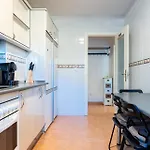 Apartment Mountain Views, Pool & Rooftop, Cozy 2br For 6
