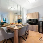 Mountain Views, Pool & Rooftop, Cozy 2br For 6