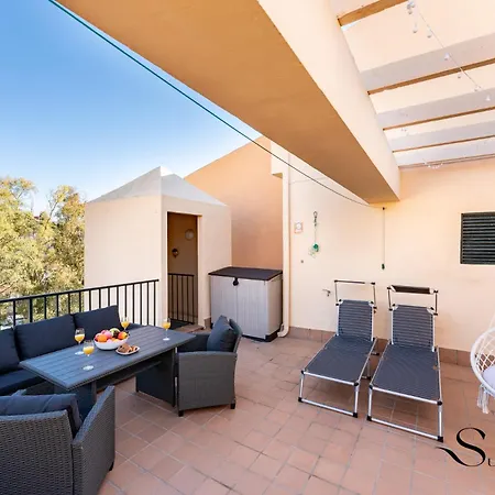 Mountain Views, Pool & Rooftop, Cozy 2br For 6 Apartman Fuengirola